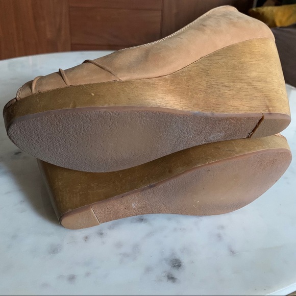Tan leather open-toe wedge - Picture 4 of 4